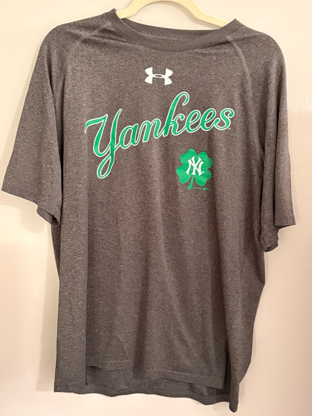 Under Armour Gray Yankees Short-Sleeve Tee with Green Script